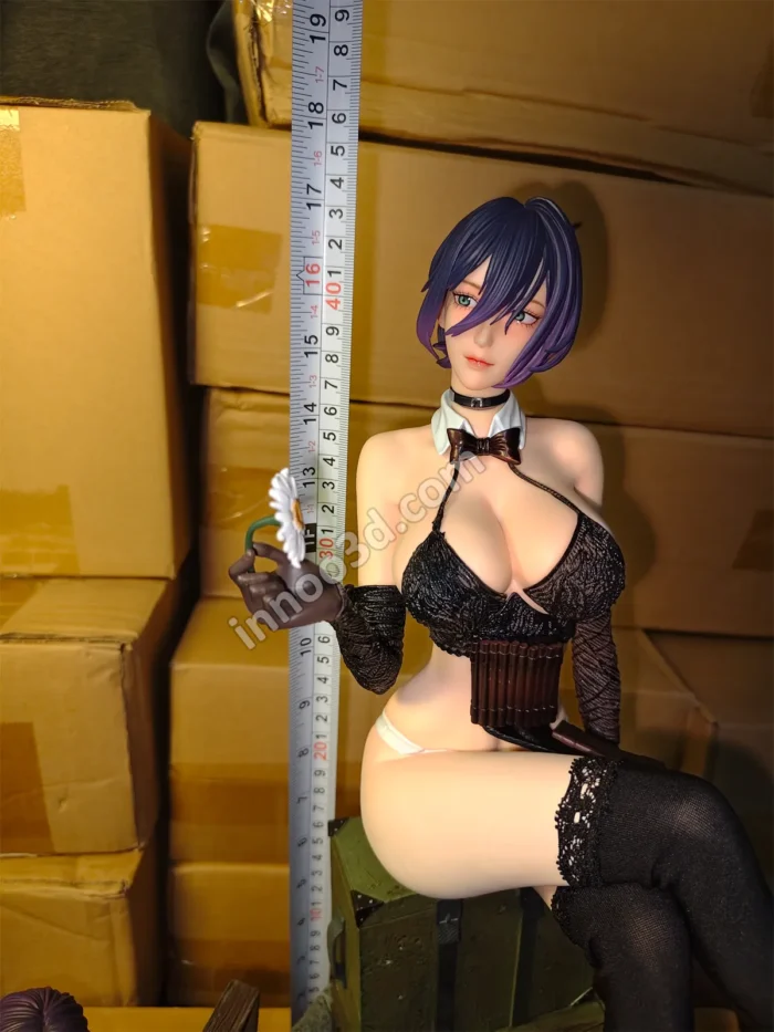 43cm (16.9") 1/4 War Queen Anime Figure Realistic Seated Statue - Image 4